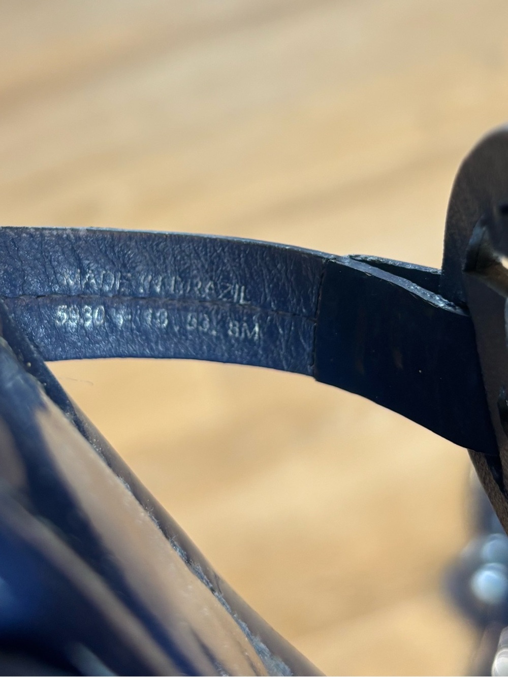 Tory Burch Navy Patent Logo Thong Sandals - Picture 3 of 3